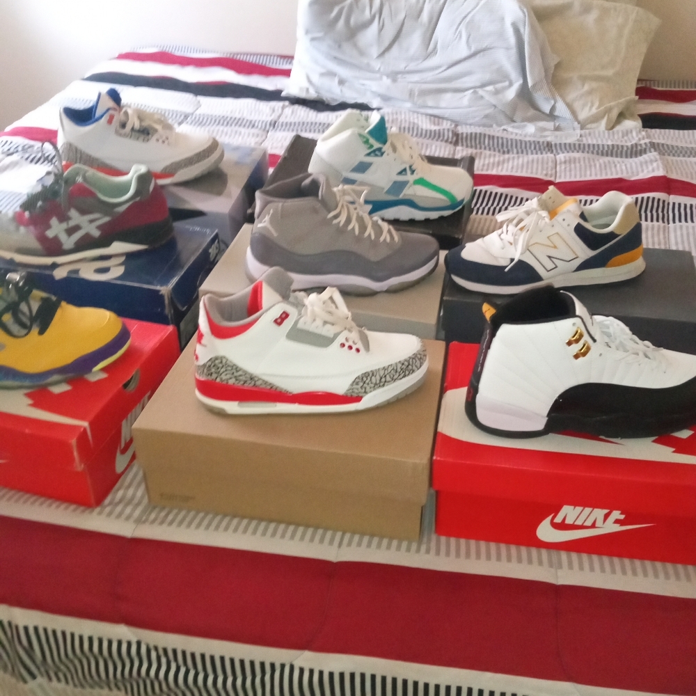 Sneakers